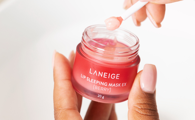 Contours des yeux et lèvres