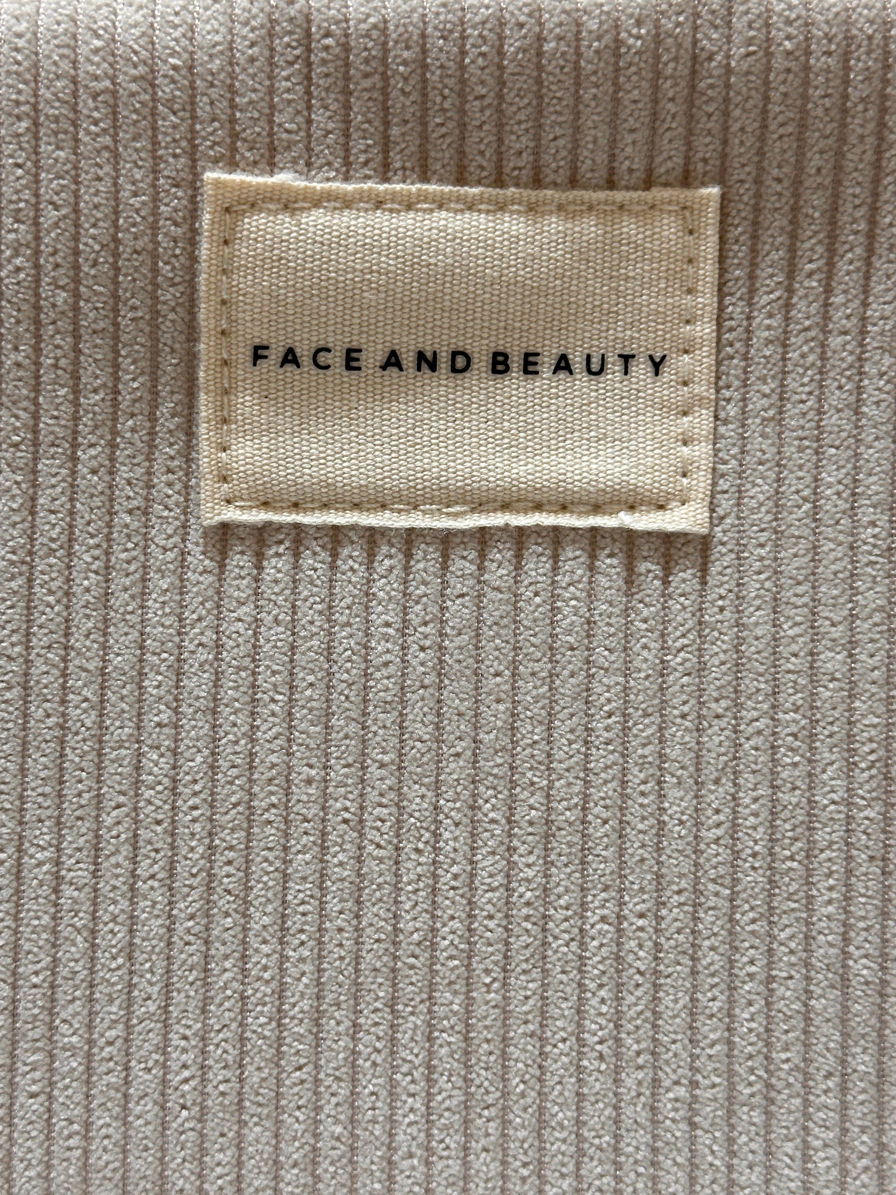 Trousse Skincare Face And Beauty (plusieurs coloris)